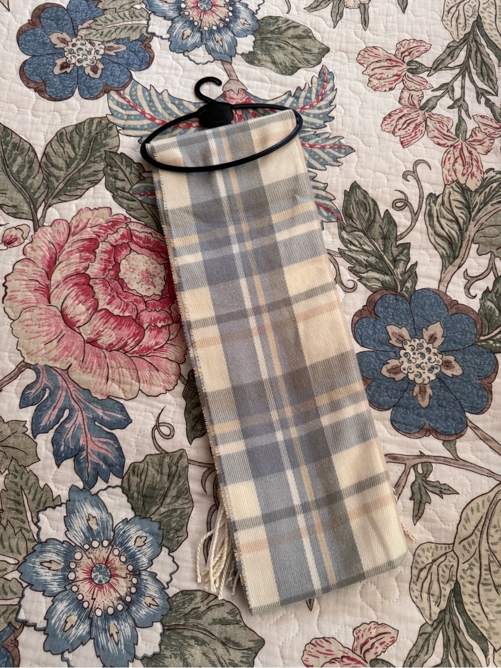 D & Y Softer than Cashmere Scarf NWT